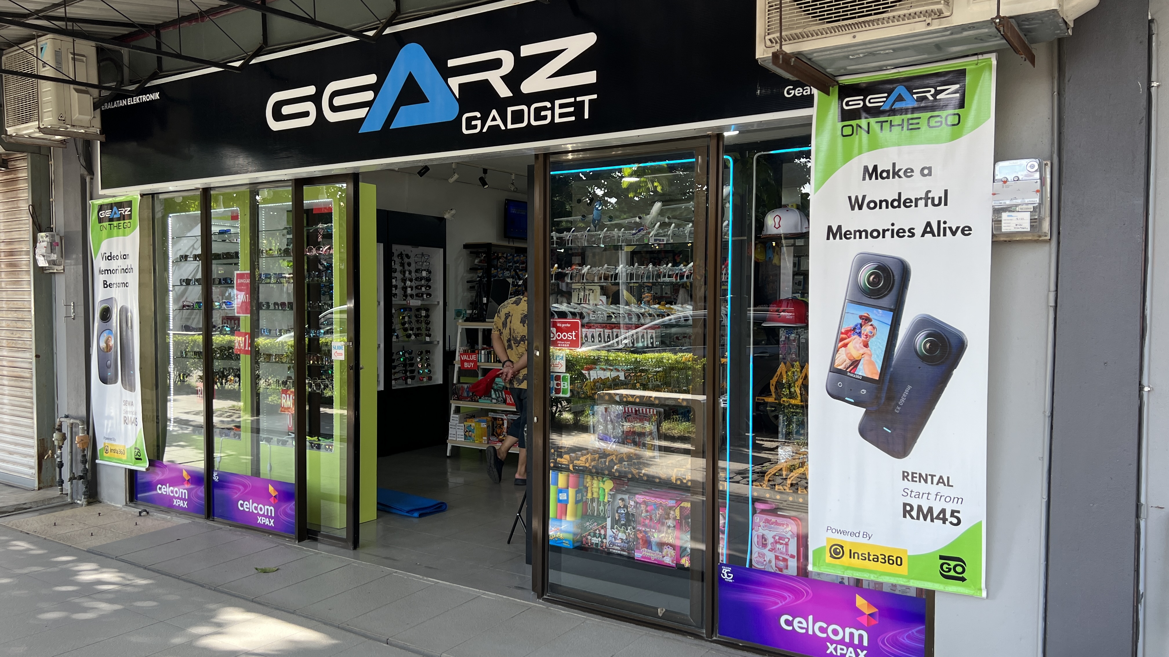 Gearz Gadget Outlet - Jalan Pantai Cenang, Langkawi